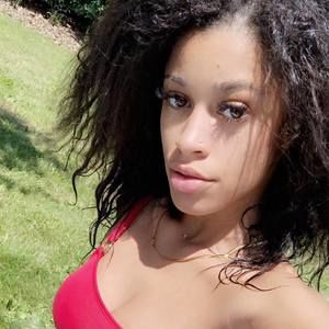 Meet your Posher, Cassie